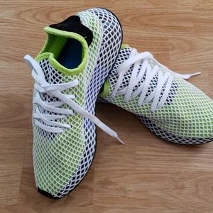 NWOT Adidas Men's  athletic  shoes.